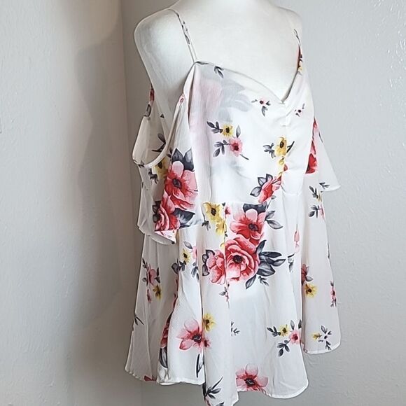 Rosegal Cold-Shoulder Top, White with Red & Yellow Flowers, Size 3X or 20, NWT - Picture 2 of 11